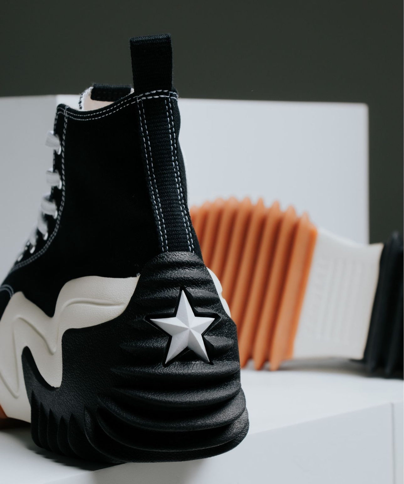 Converse Run Star Motion Hi “ Black / White “