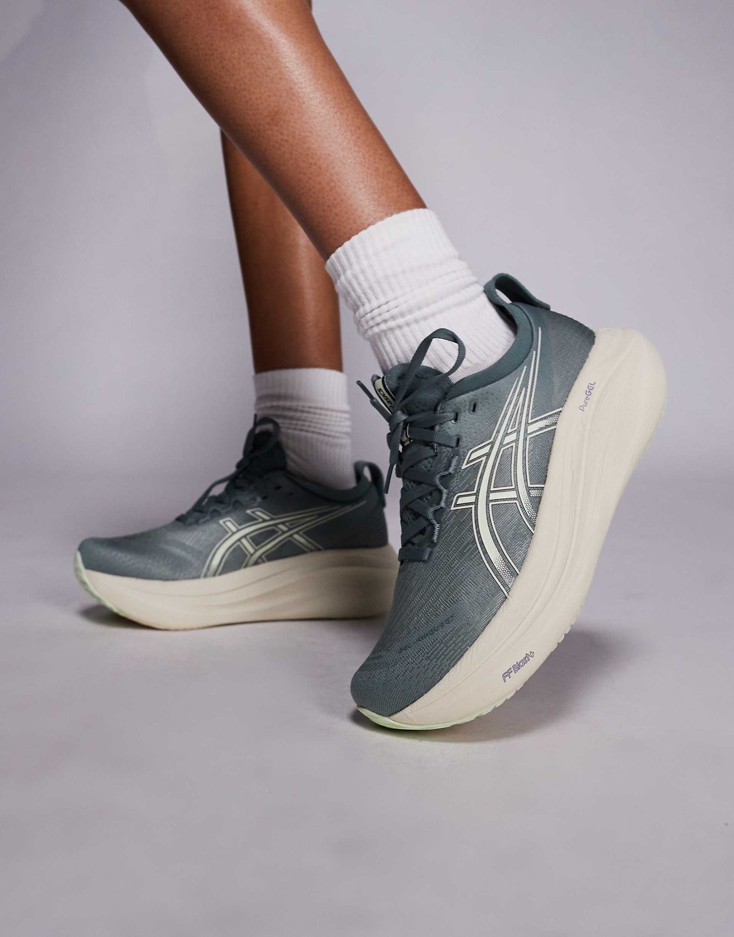 Gel-Nimbus 27 Monument Blue Whisper Green
