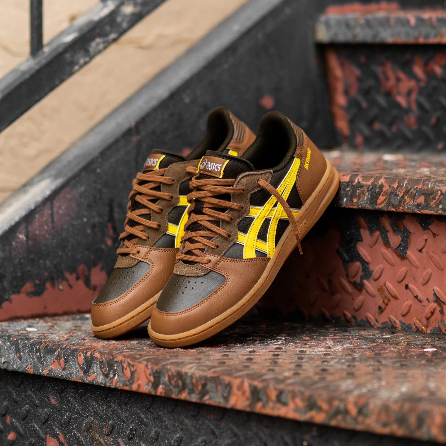 Asics Skyhand OG Black Coffee Tai Chi Yellow