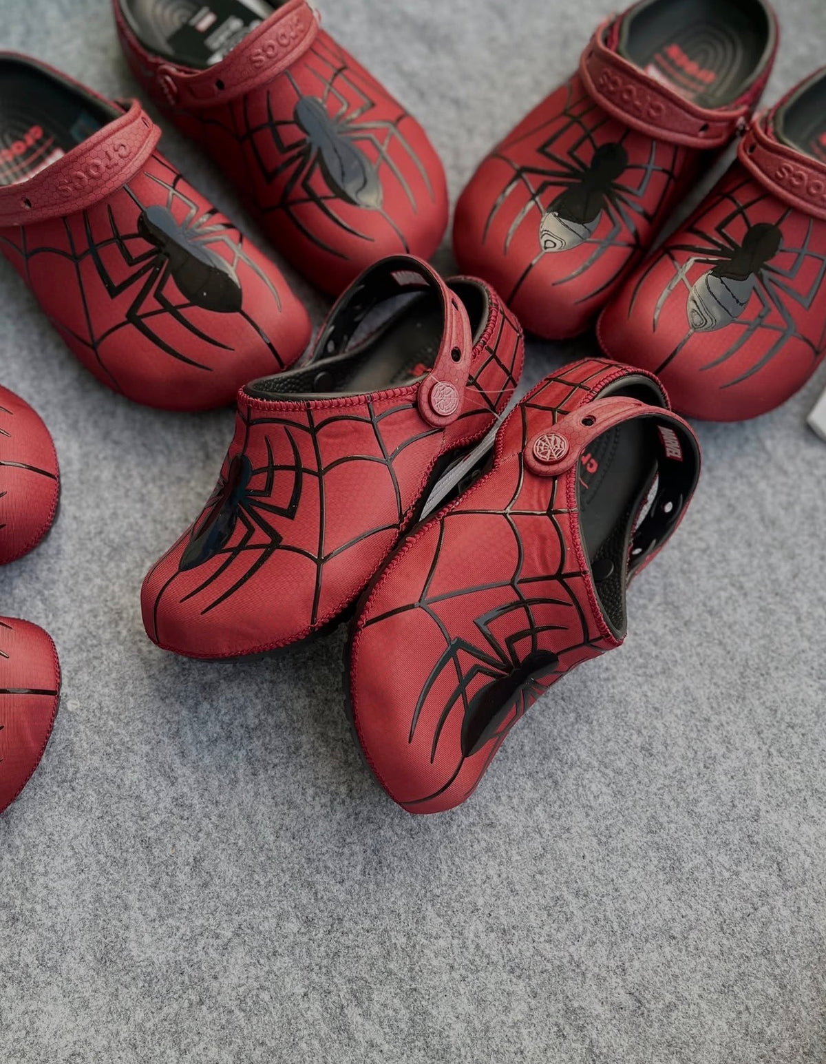 Crocs Classic Clog Marvel Spiderman Neo