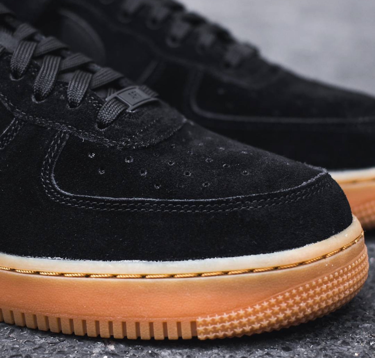 Airforce 1 07LV8 “ Black Suede “