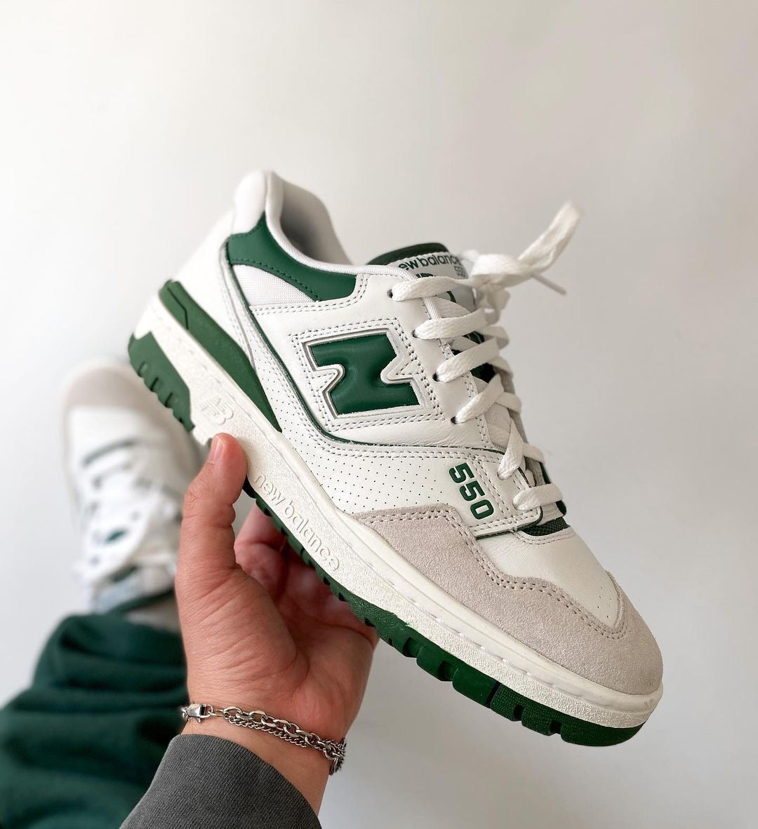 New Balance 550 Low Top Sneaker “ White Green “