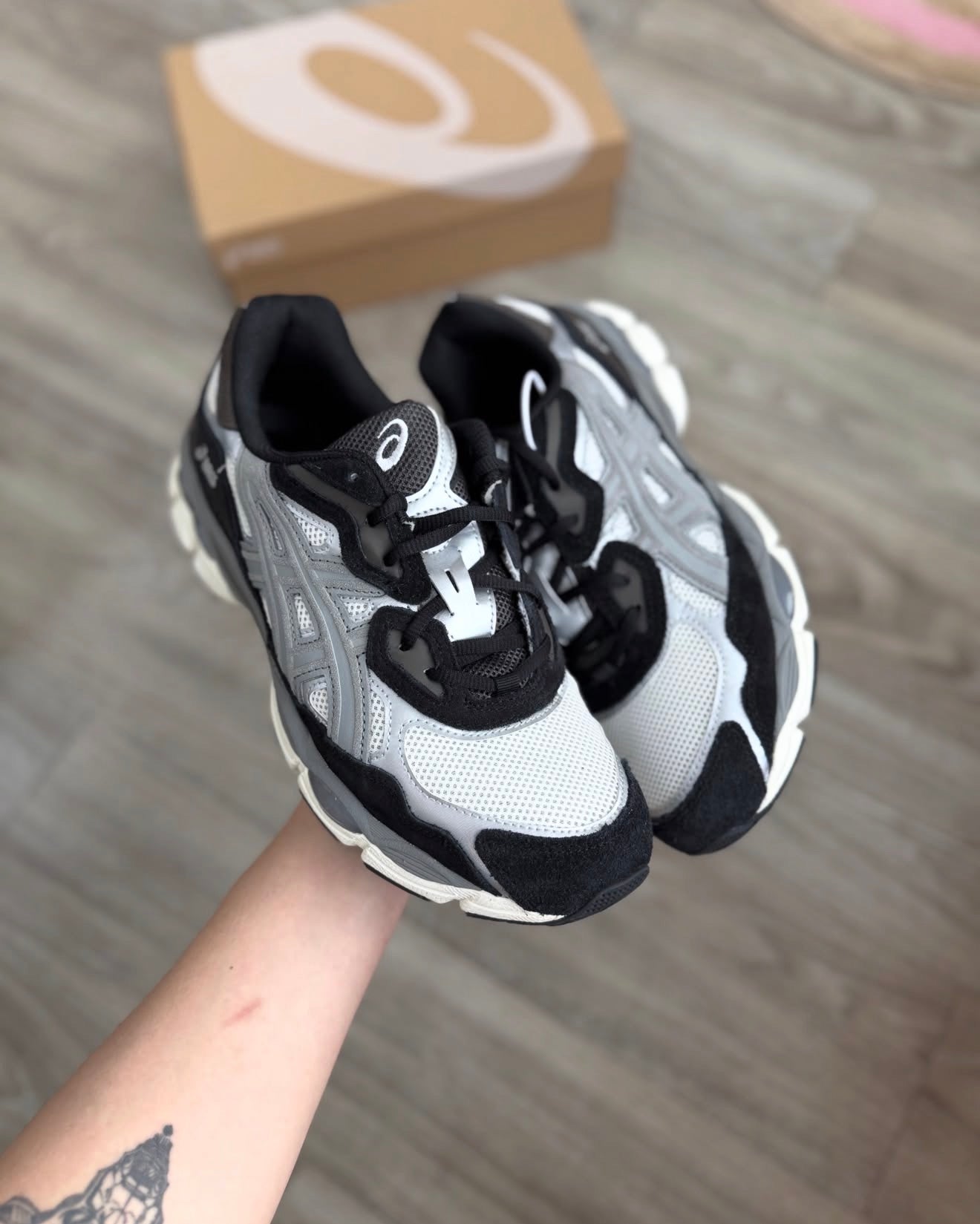 Gel-NYC Black / Ivory Grey