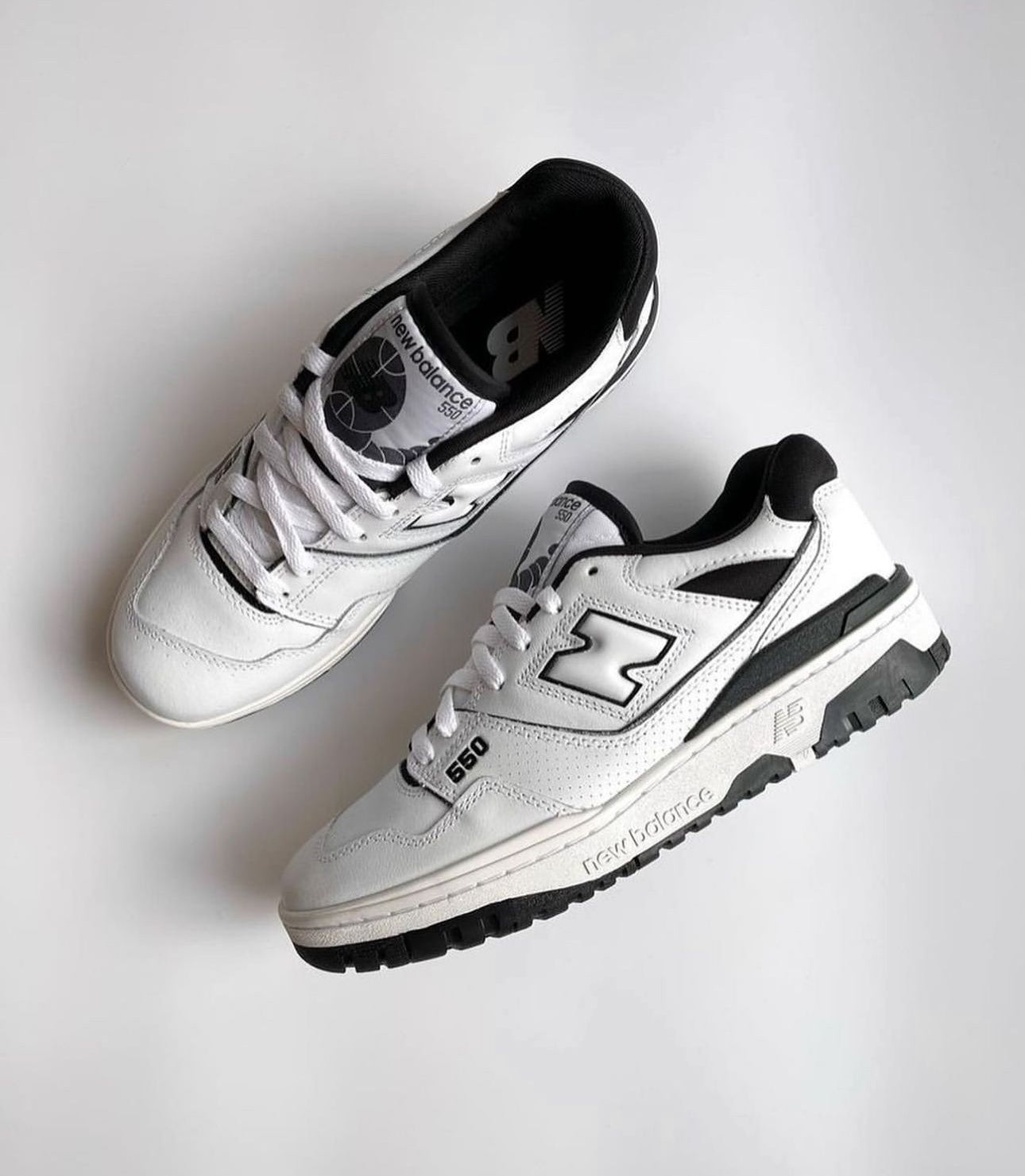 New Balance 550 “ White/Black “