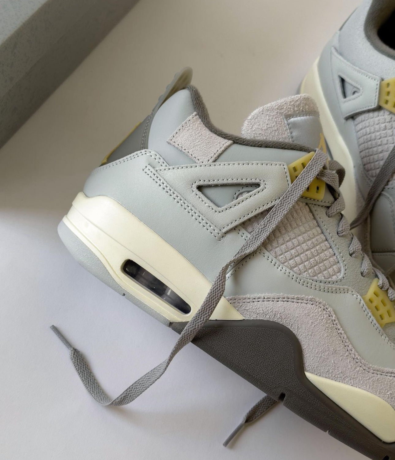 Air Jordan 4 SE Craft “Photon Dust”