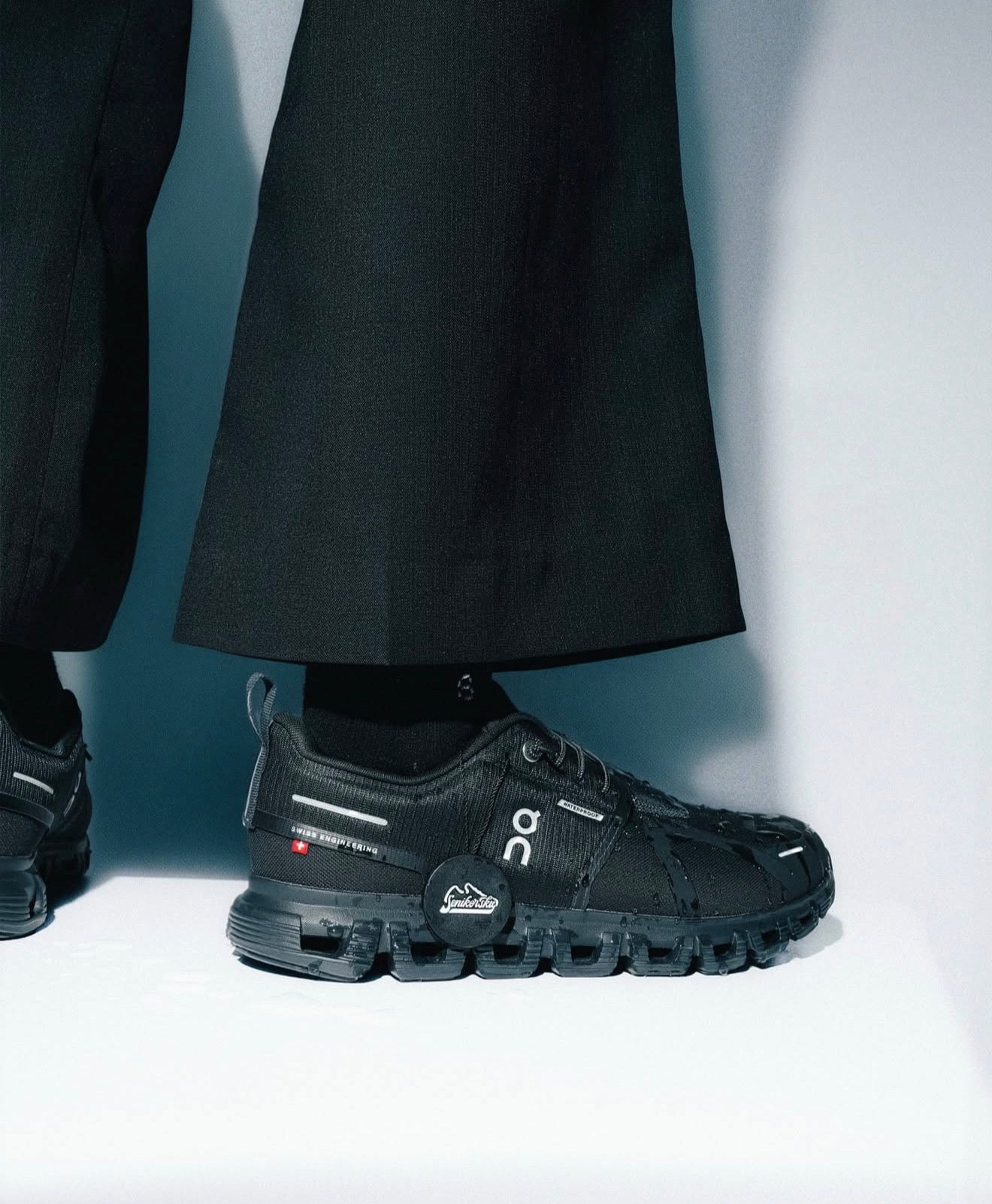 On Running Cloud 6 Waterproof Black