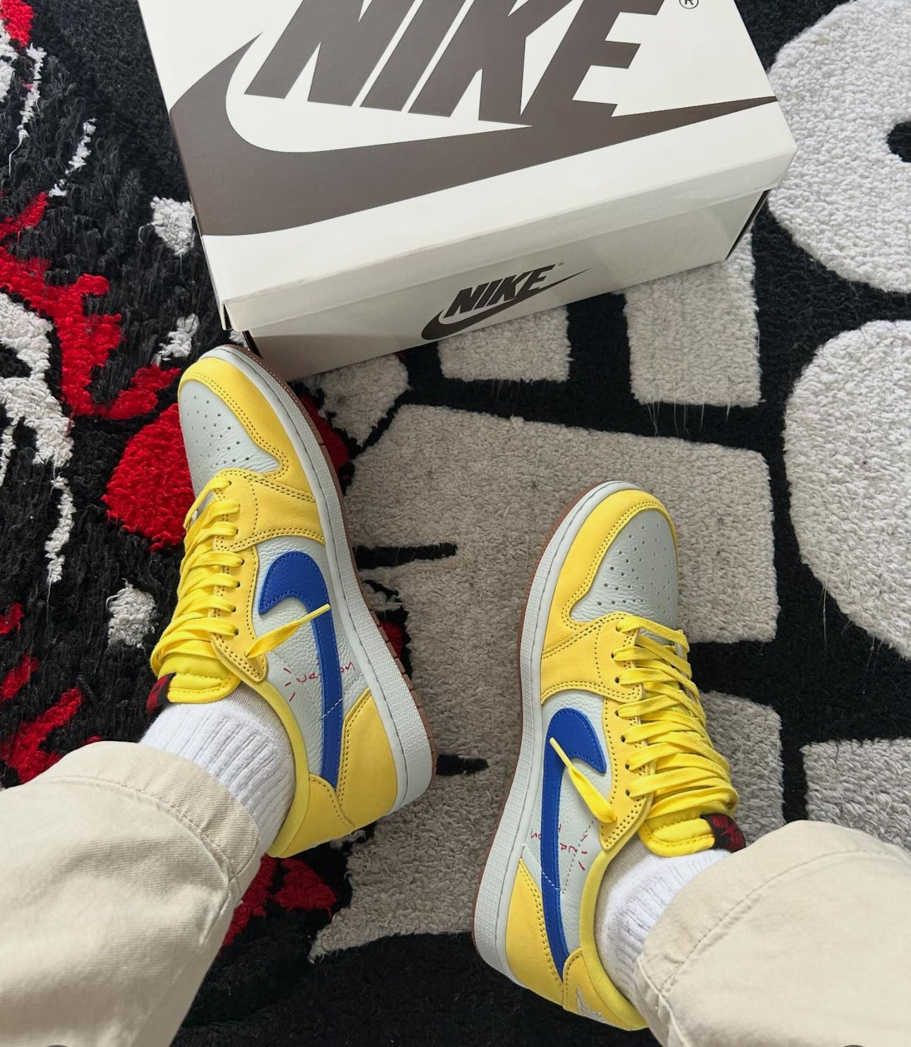 Air Jordan 1 Low Travis Scott Canary