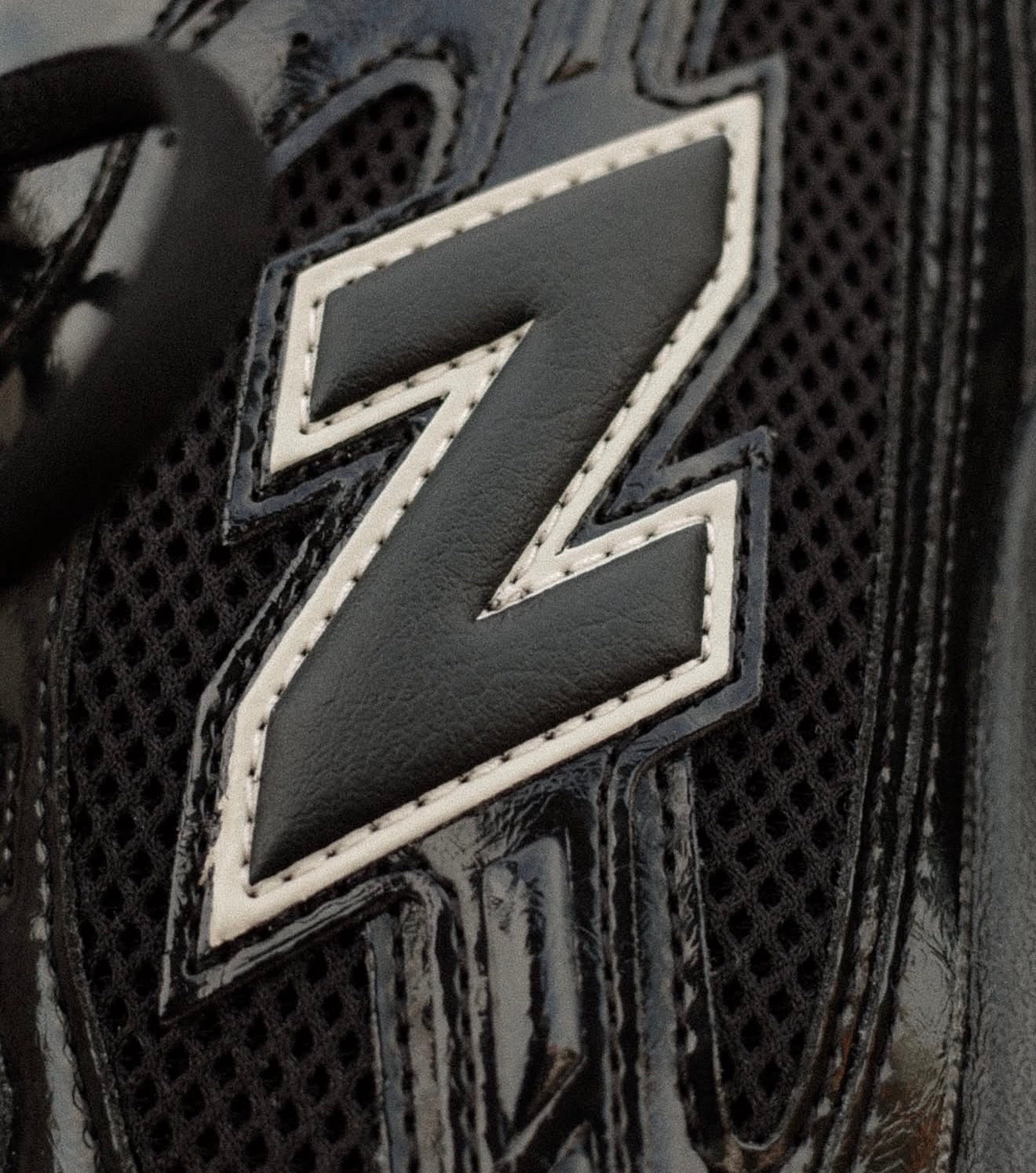 NB Balance 204L Black Timberwolf