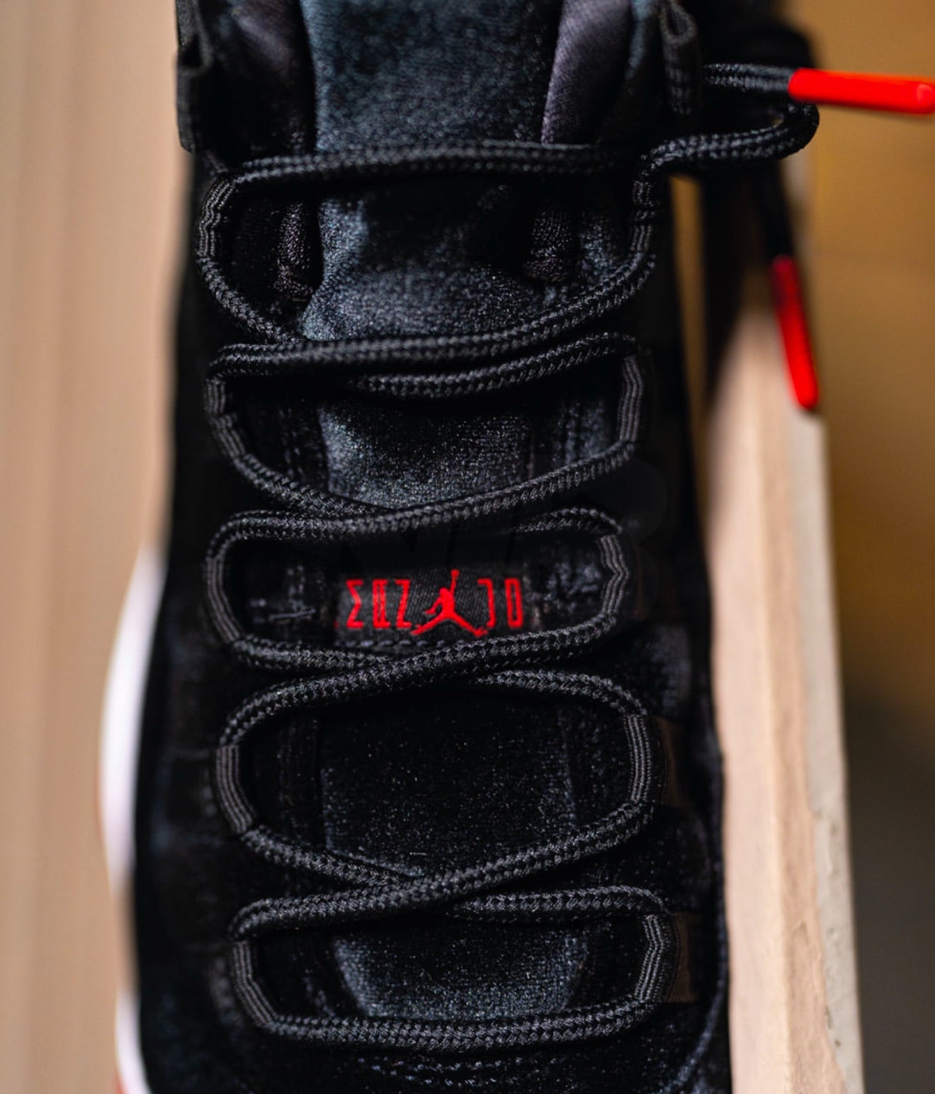 Air Jordan 11 Bred Velvet