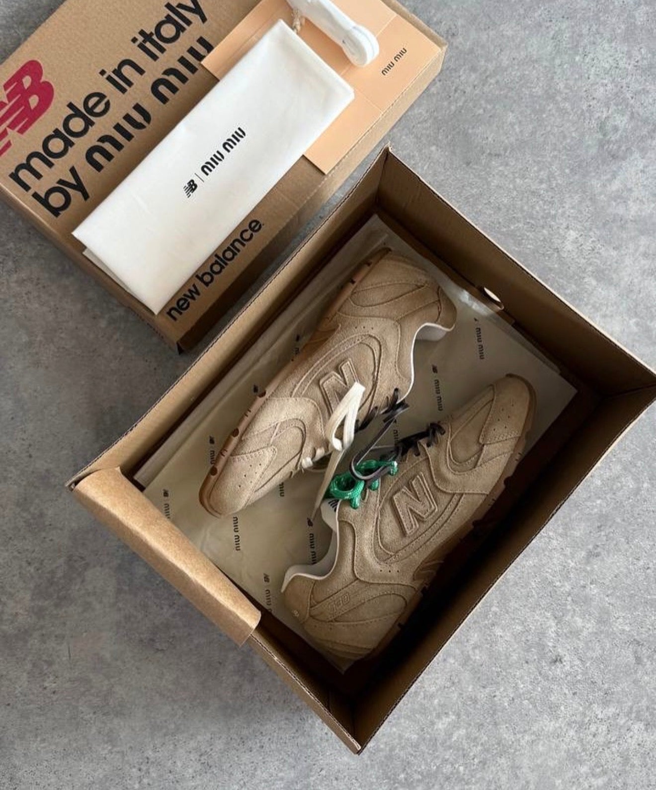 WMNs NB Balance 530 SL Miu Miu Ecru