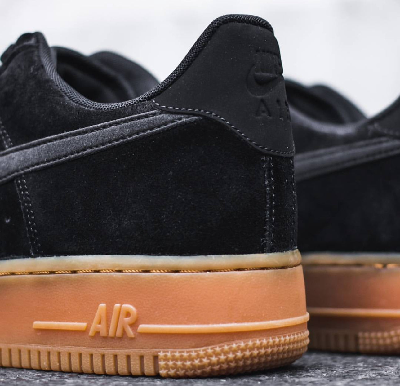 Airforce 1 07LV8 “ Black Suede “