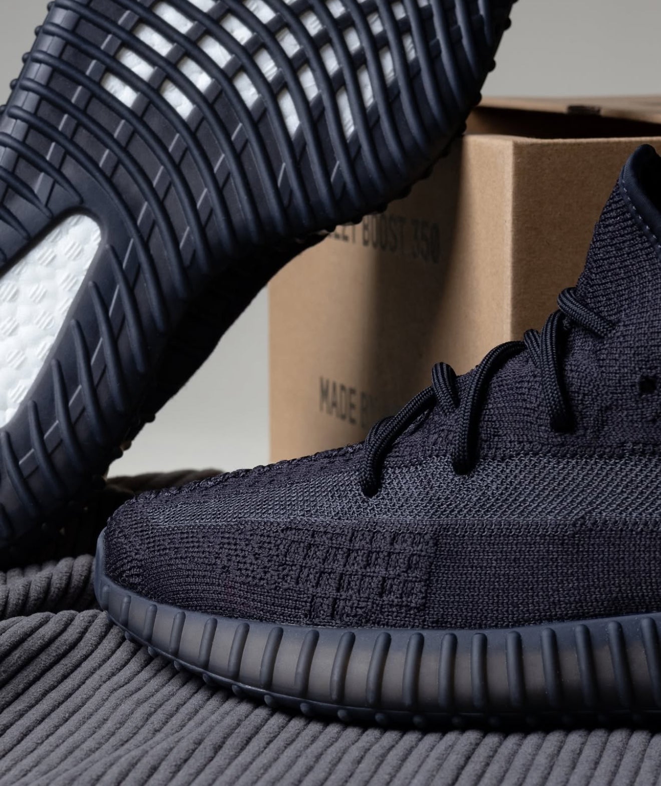 Yeezy Boost 350 V2 Onyx