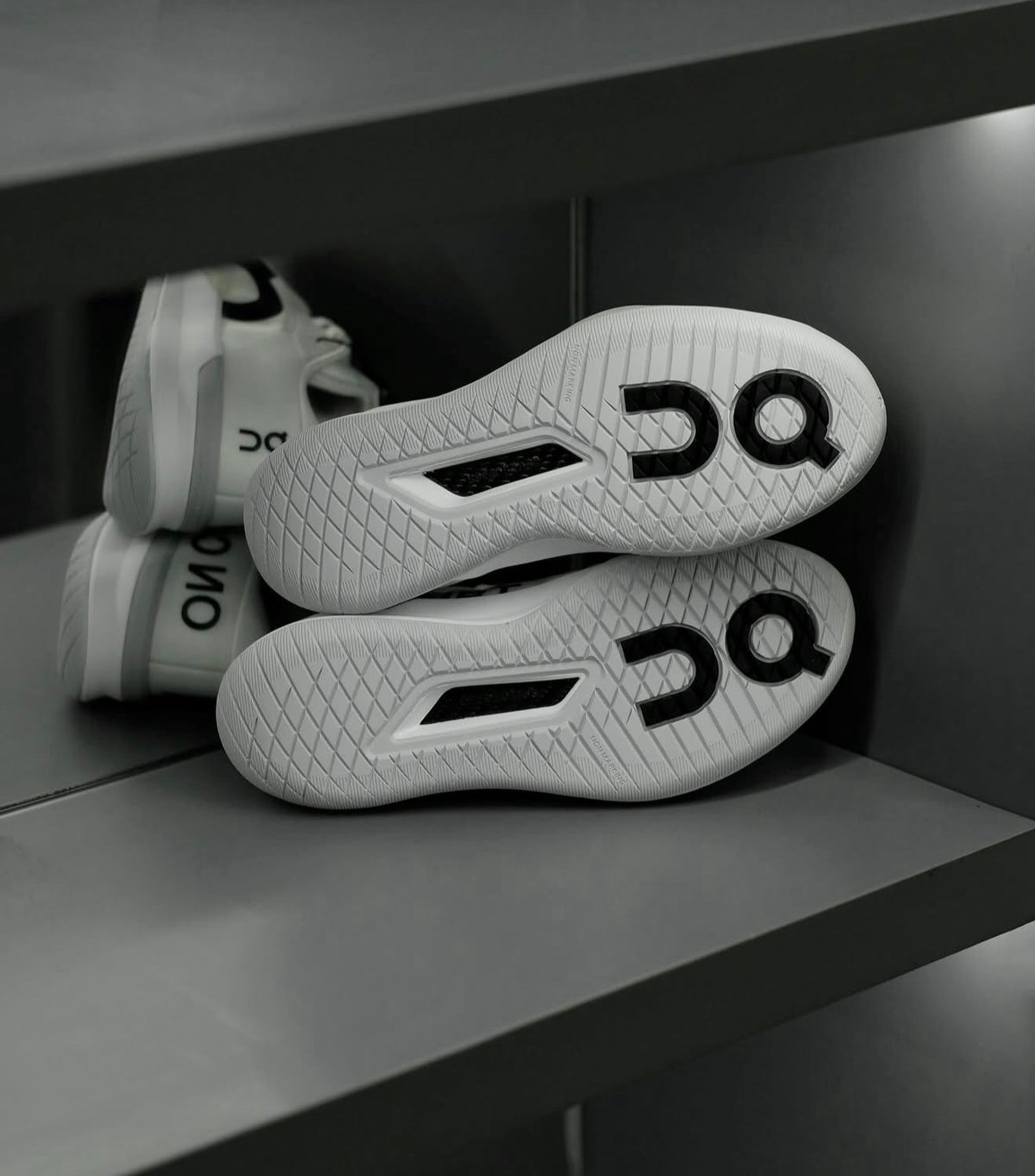 On The Roger Pro 3 White Pink