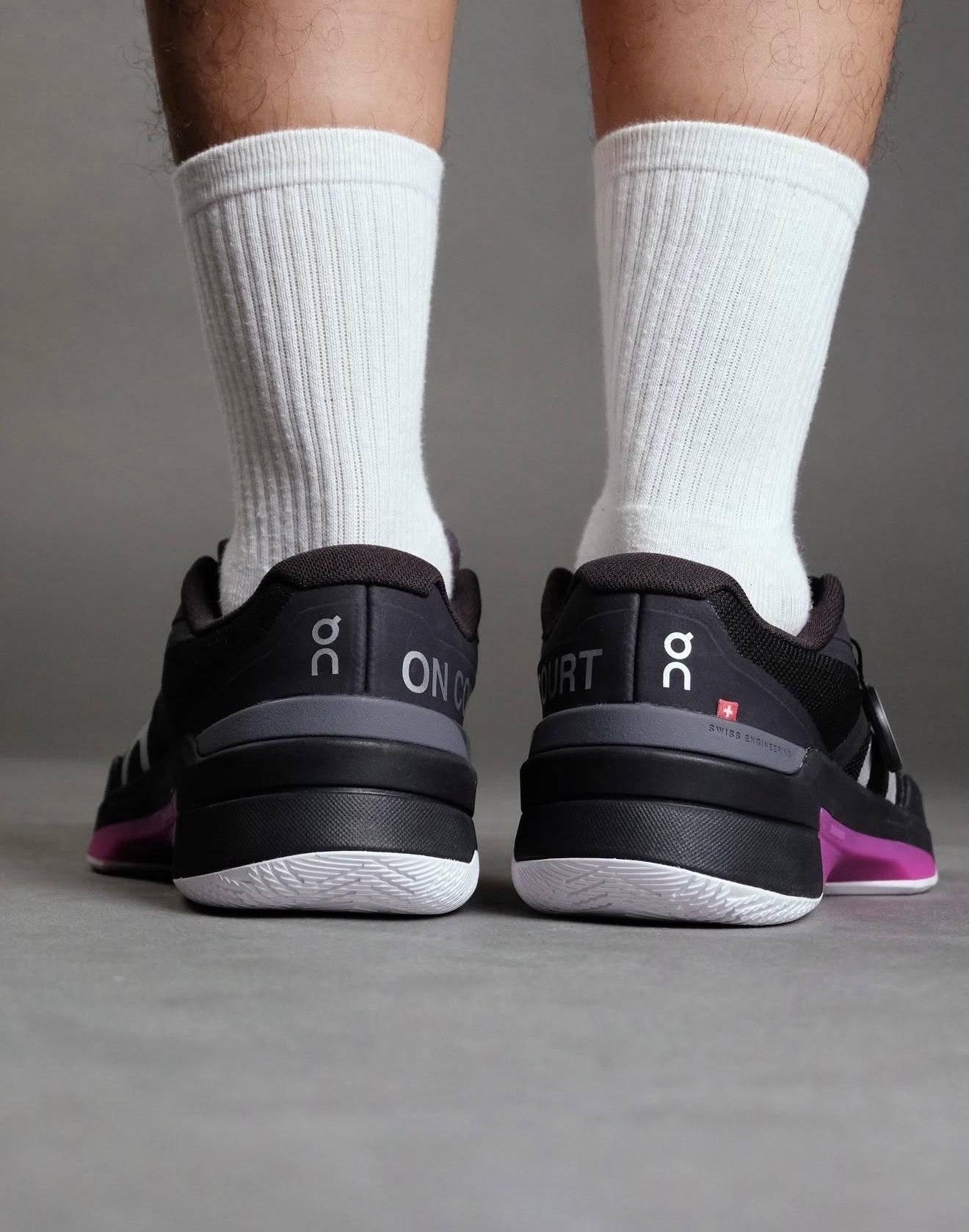 On The Roger Pro Fire Black Pink