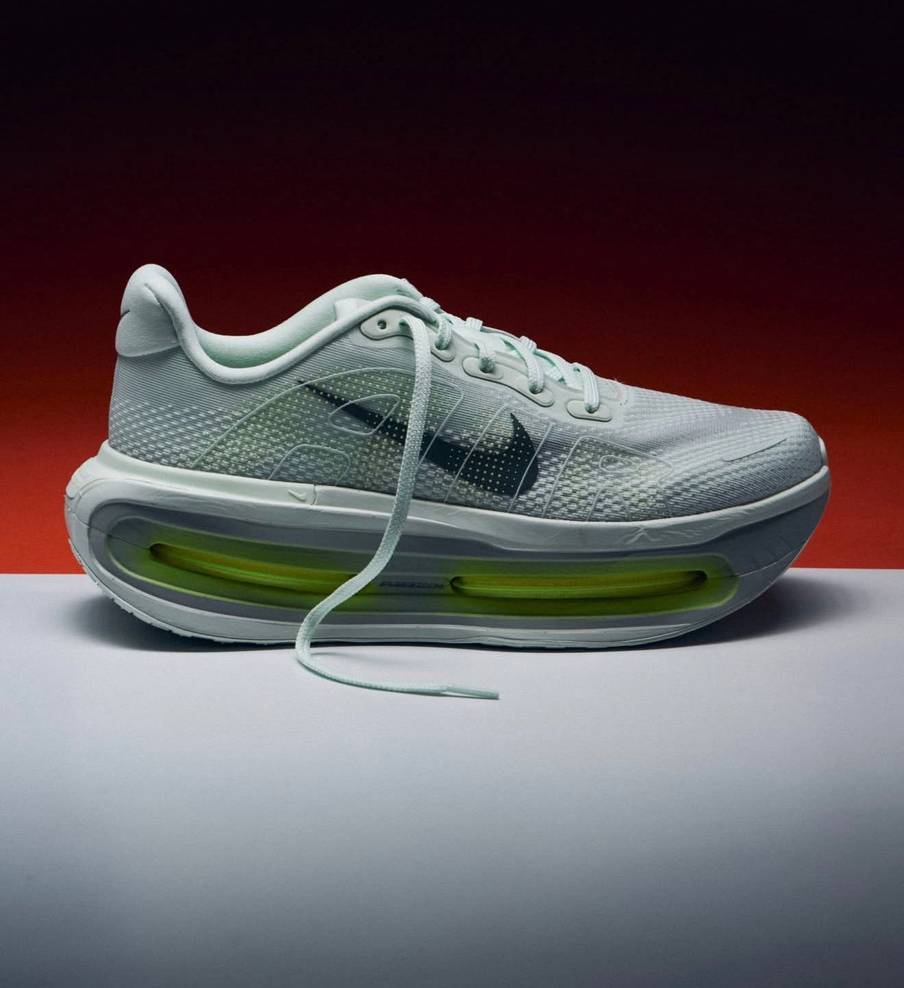 Vomero Premium Barely Volt