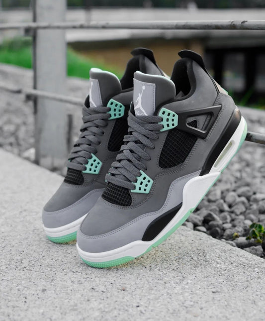 Air Jordan 4 Retro “ Green Glow “