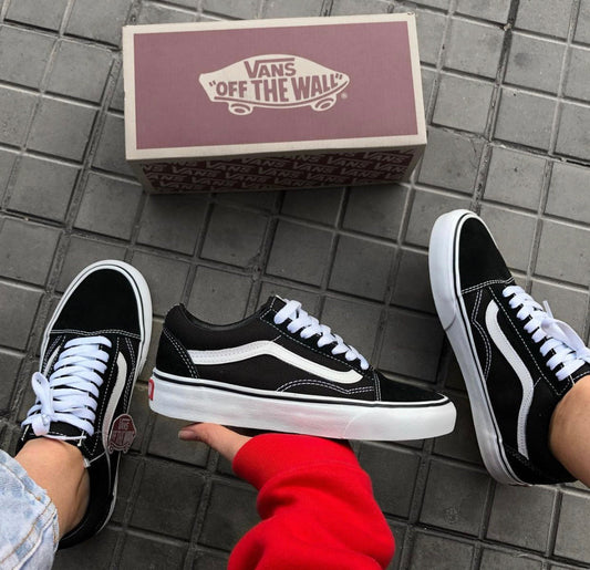 WMNS Vans Old Skool “Black/White”