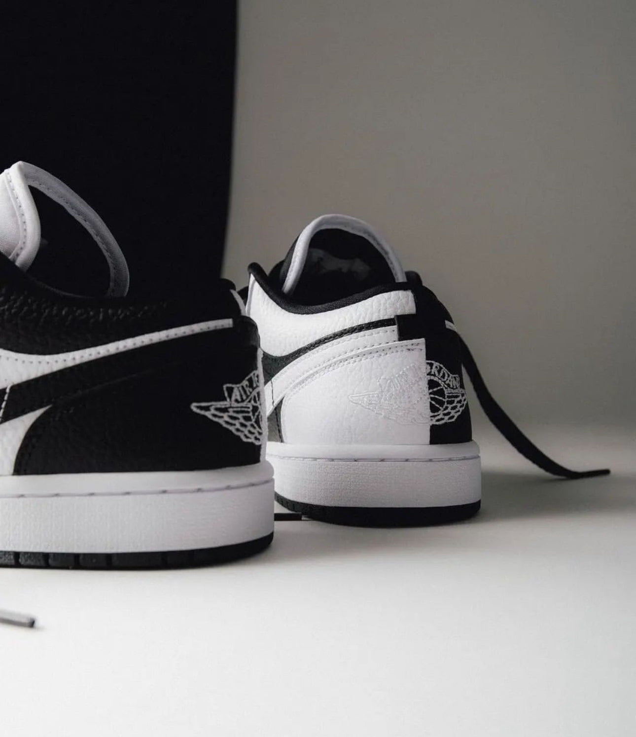 Air Jordan 1 Low Homage “ White/Black “