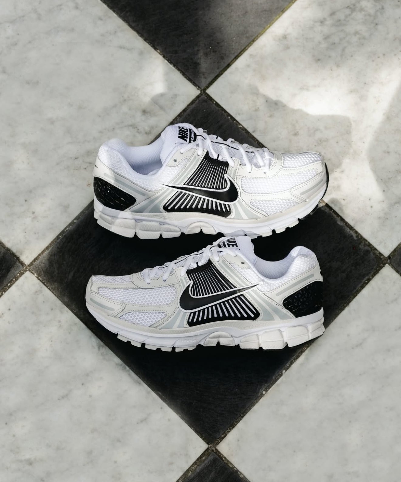Zoom Vomero 5 White Black