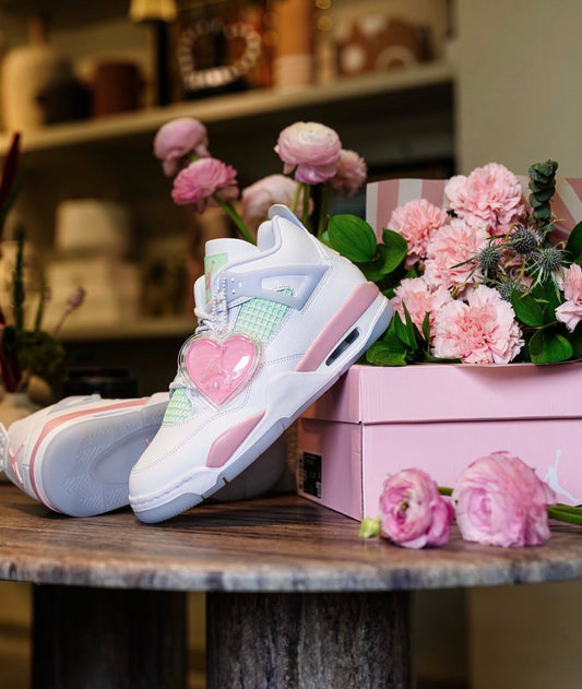 WMNs Air Jordan 4 Retro Valentine's Day (2026)
