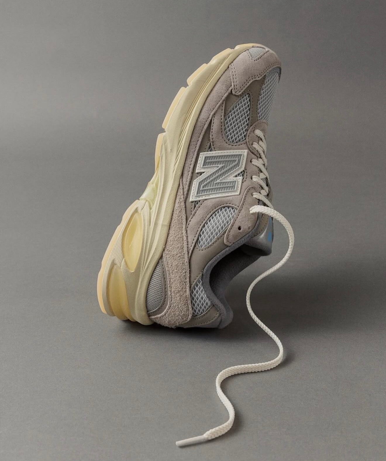 NB Balance 2010 Grey Day (2025)