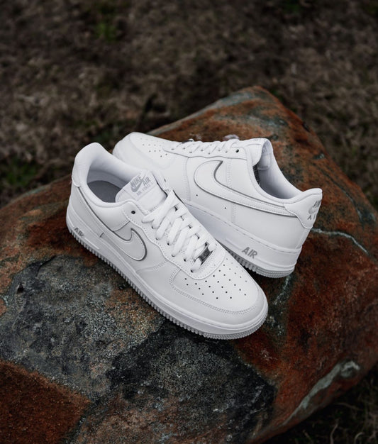 Airforce 1 07 “ White / Wolf Grey “