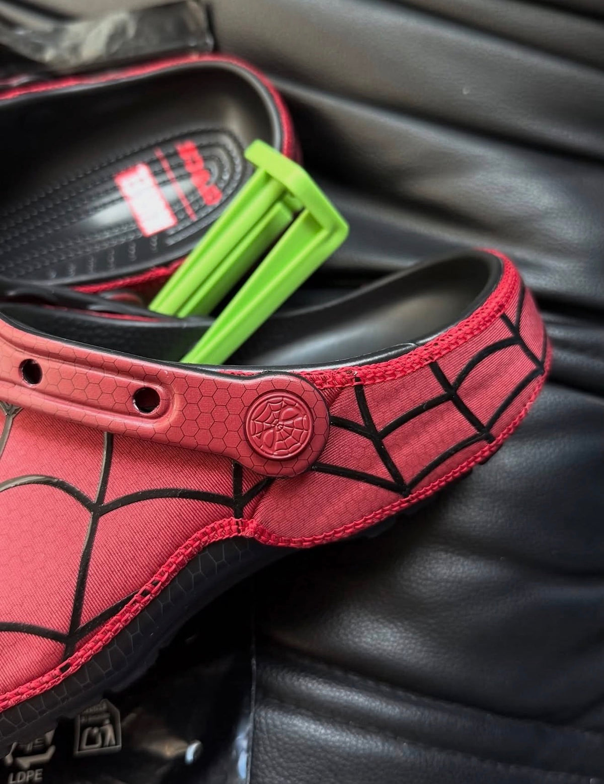 Crocs Classic Clog Marvel Spiderman Neo