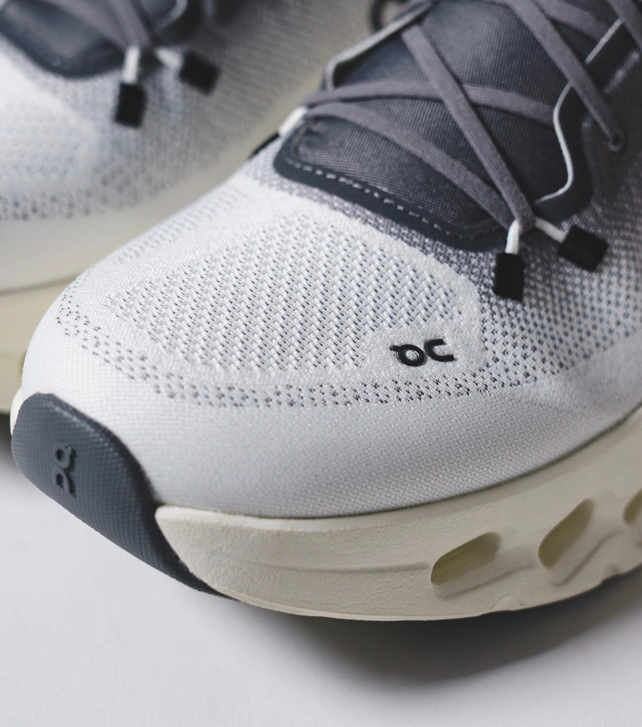 On Running Cloudtilt Rock Ivory