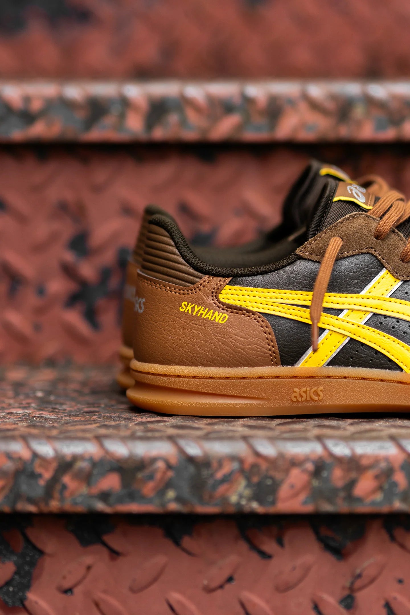 Asics Skyhand OG Black Coffee Tai Chi Yellow