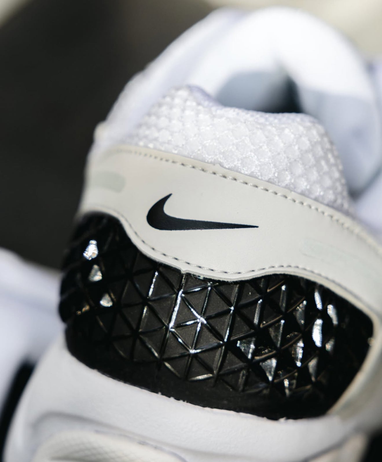 Zoom Vomero 5 White Black