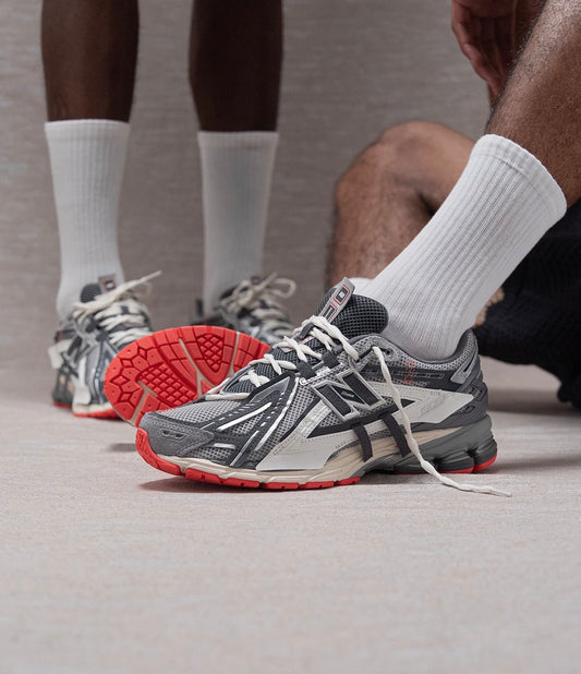 NB 1906A Slate Grey Drift Red