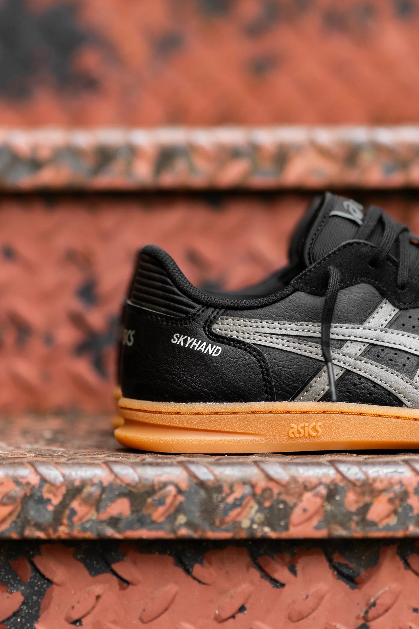 Asics Skyhand OG Black Truffle Grey