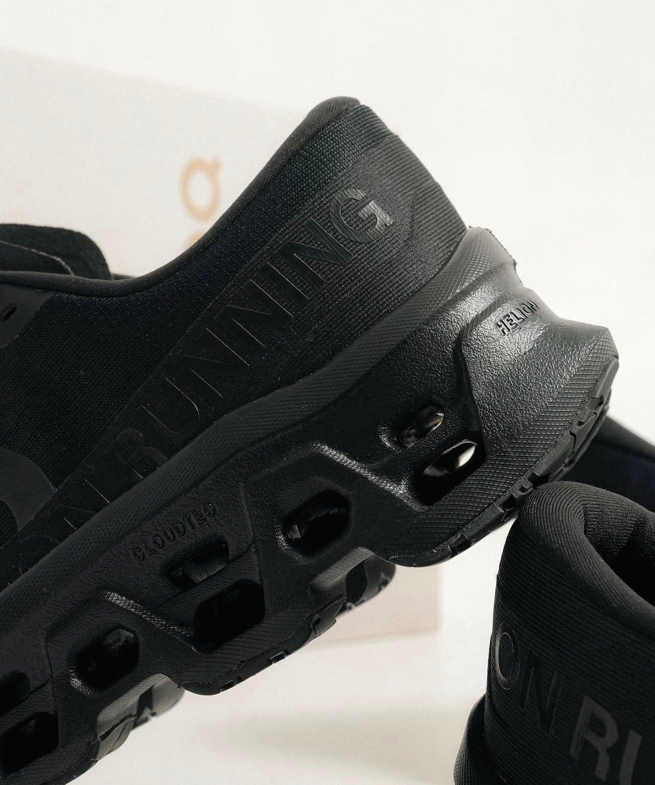 On Running Cloudmonster 3 Black