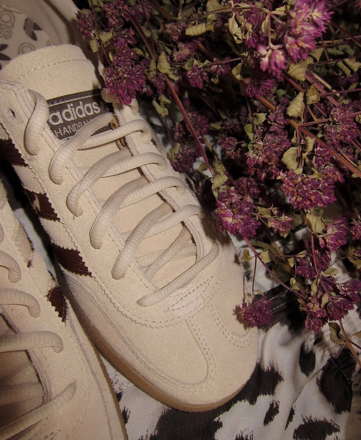 Handball Spezial Wonder White Cow Stripes