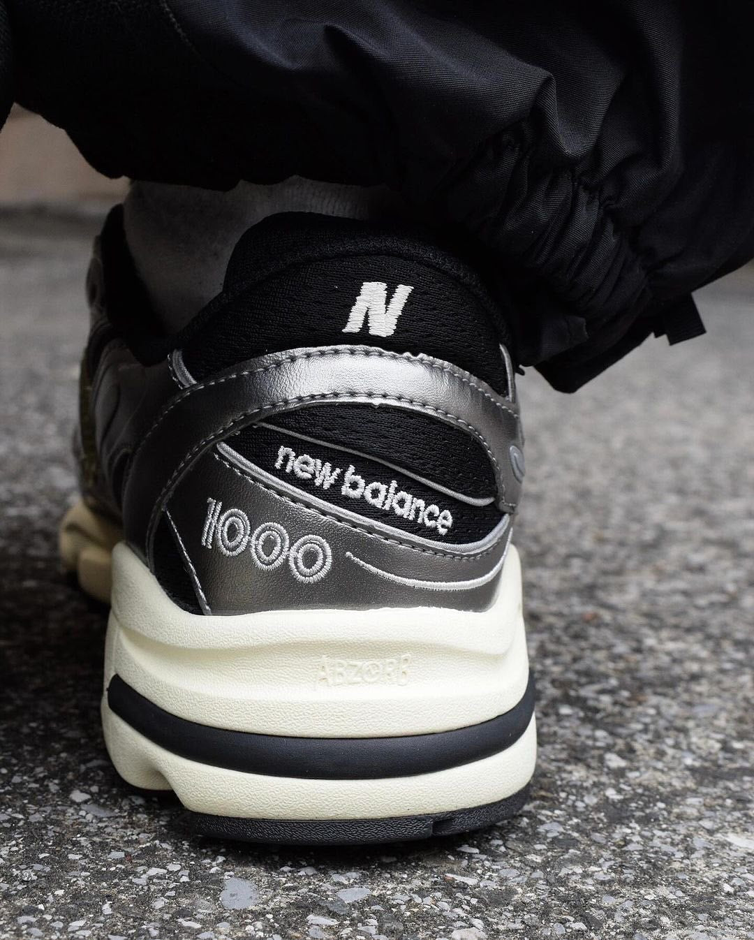 New Balance 1000 Silver metallic