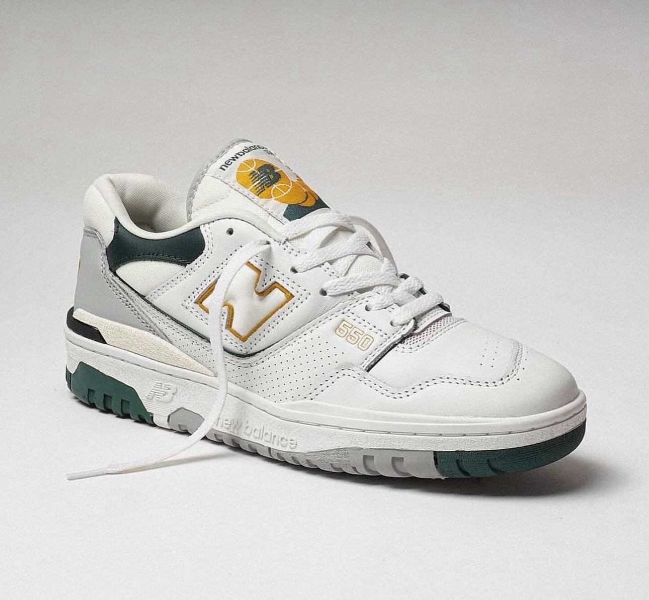 WMNs New Balance 550 Low Nightwatch Green