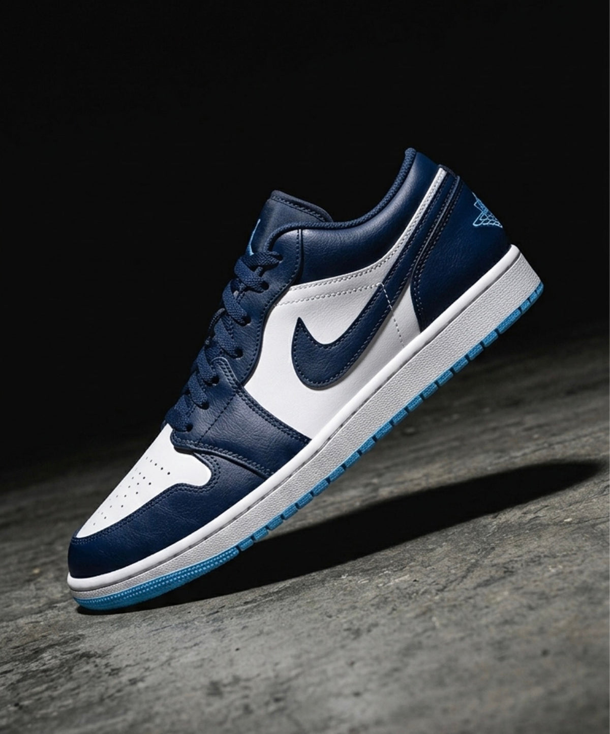 AJ 1 low Midnight Navy University Blue