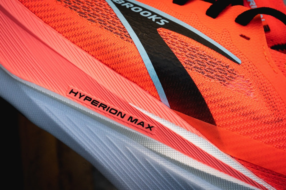 Brooks Hyperion Max 3 Coconut Fiery Coral Atomizer