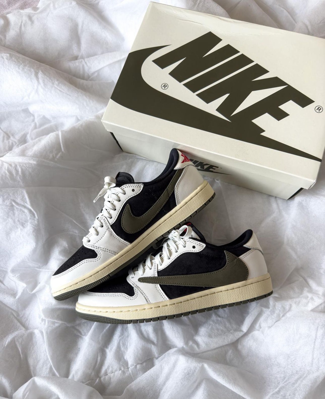 Travis Scott x Air Jordan 1 Low “Olive Green”