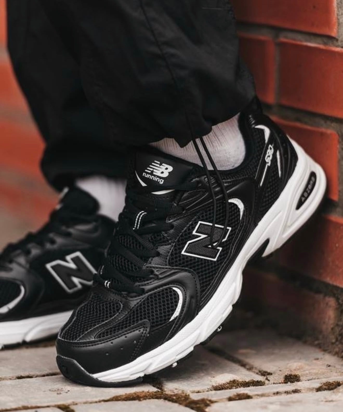 NB Balance 530 Black White