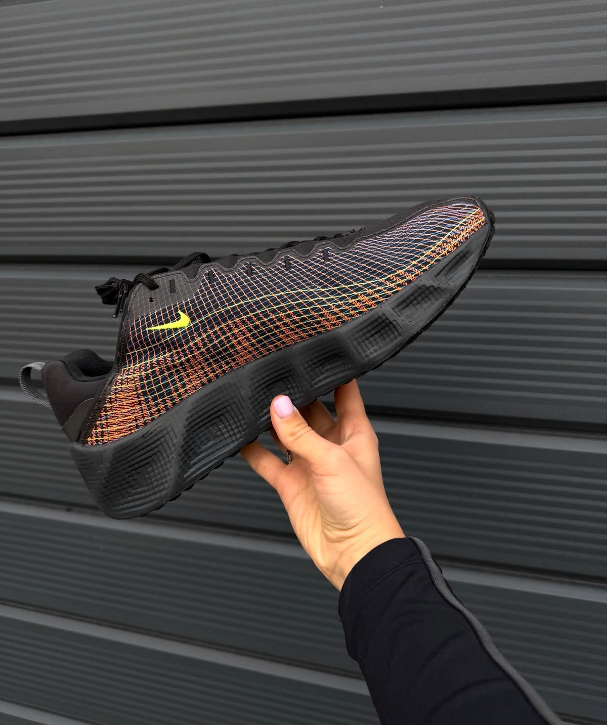Ava Rover Premium Black Iron Grey Lava Glow