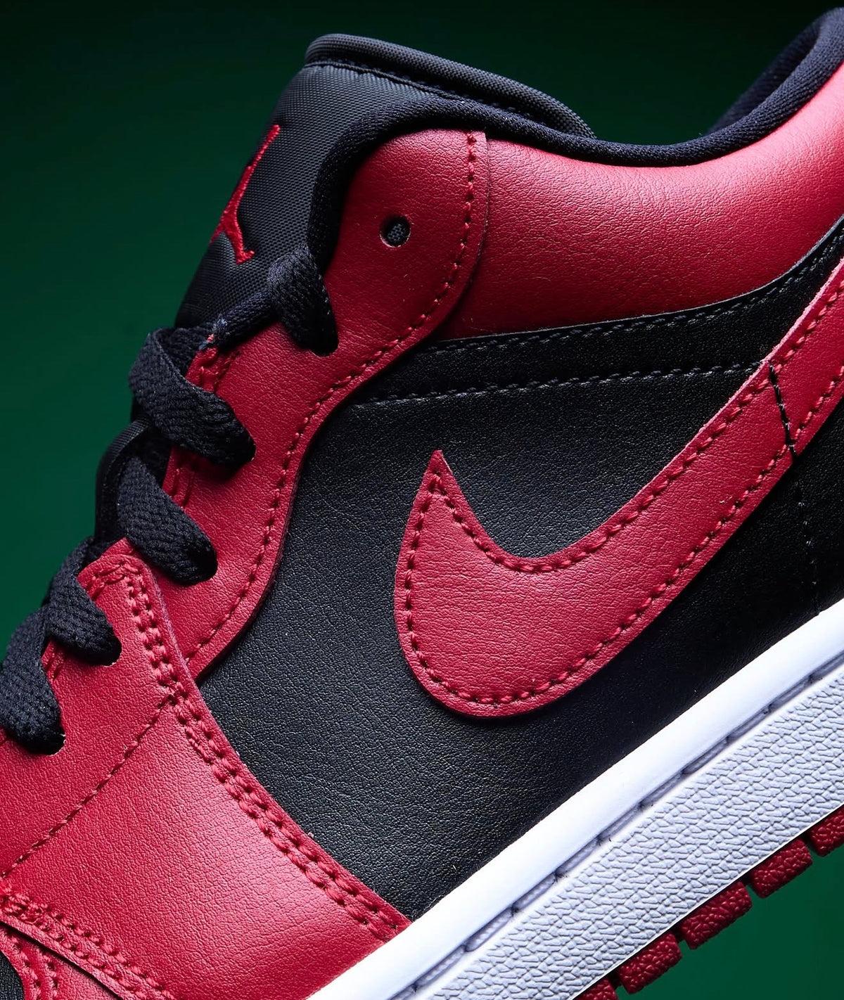 Air Jordan 1 Low Reverse Bred