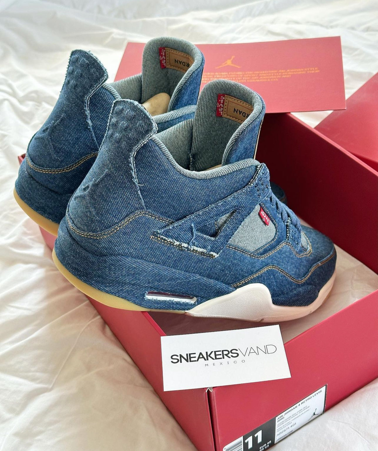 Levis x Air Jordan 4 Retro “ Blue Denim”