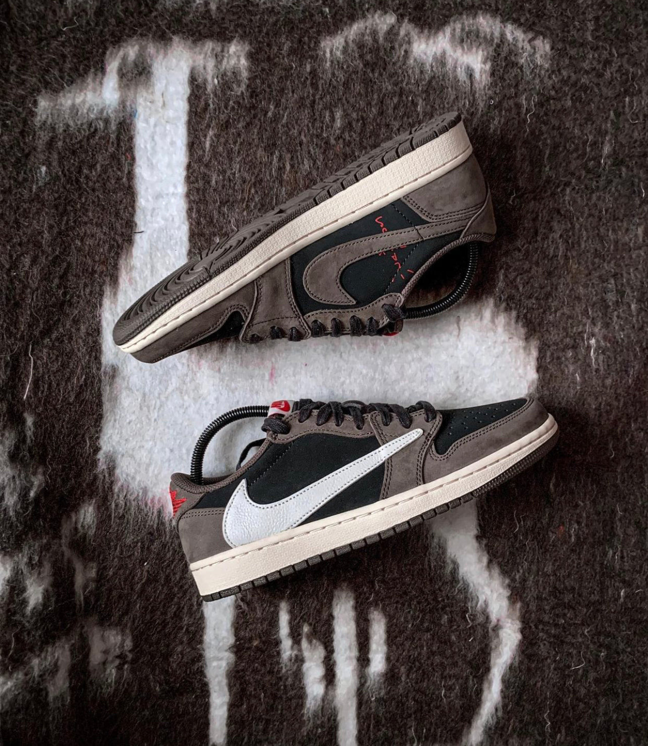 WMNs Air Jordan 1 Low Travis scott Mocha