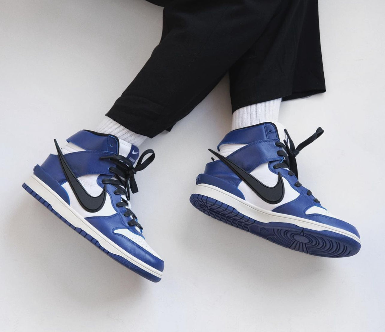 Dunks High SP Ambush “Blue/White”