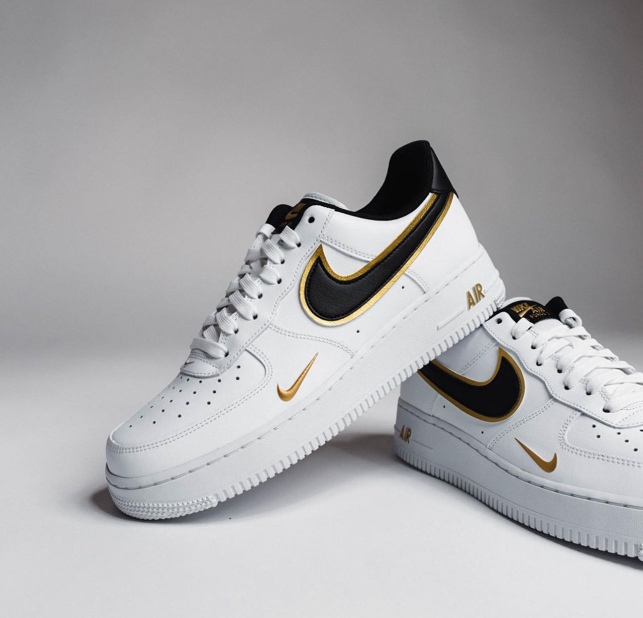 Airforce 1 Low LV8 Double Swoosh “ Metallic Swoosh “