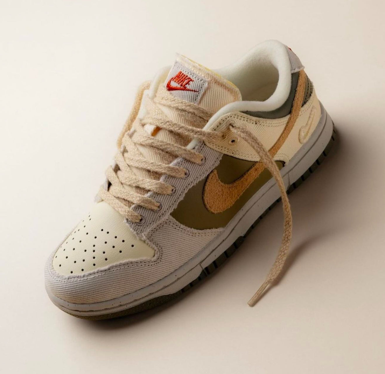 Dunk Low Light Bone Dark Stucco