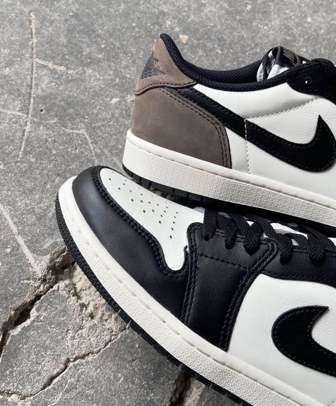 Air Jordan 1 Low Mocha