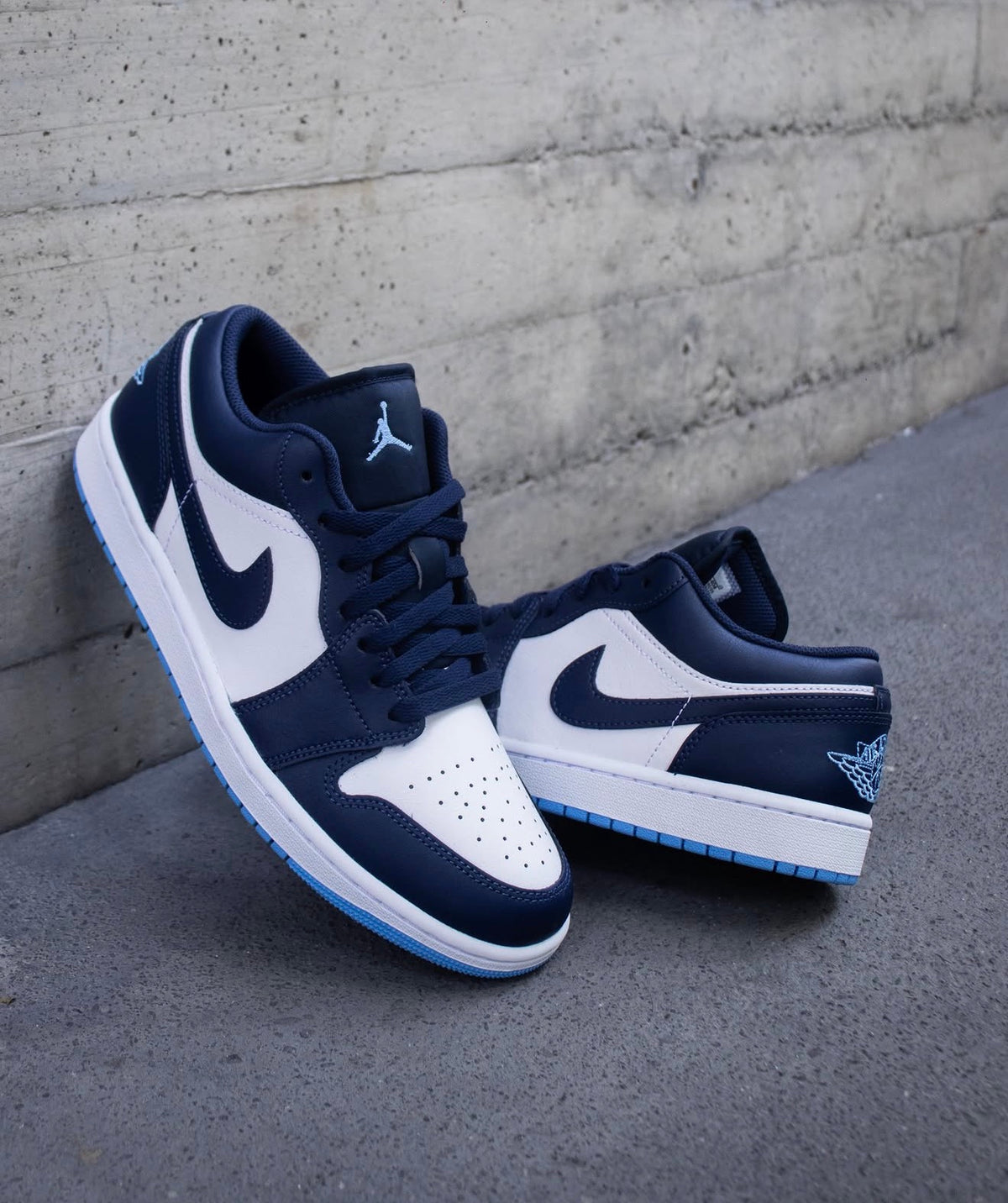 AJ 1 low Midnight Navy University Blue