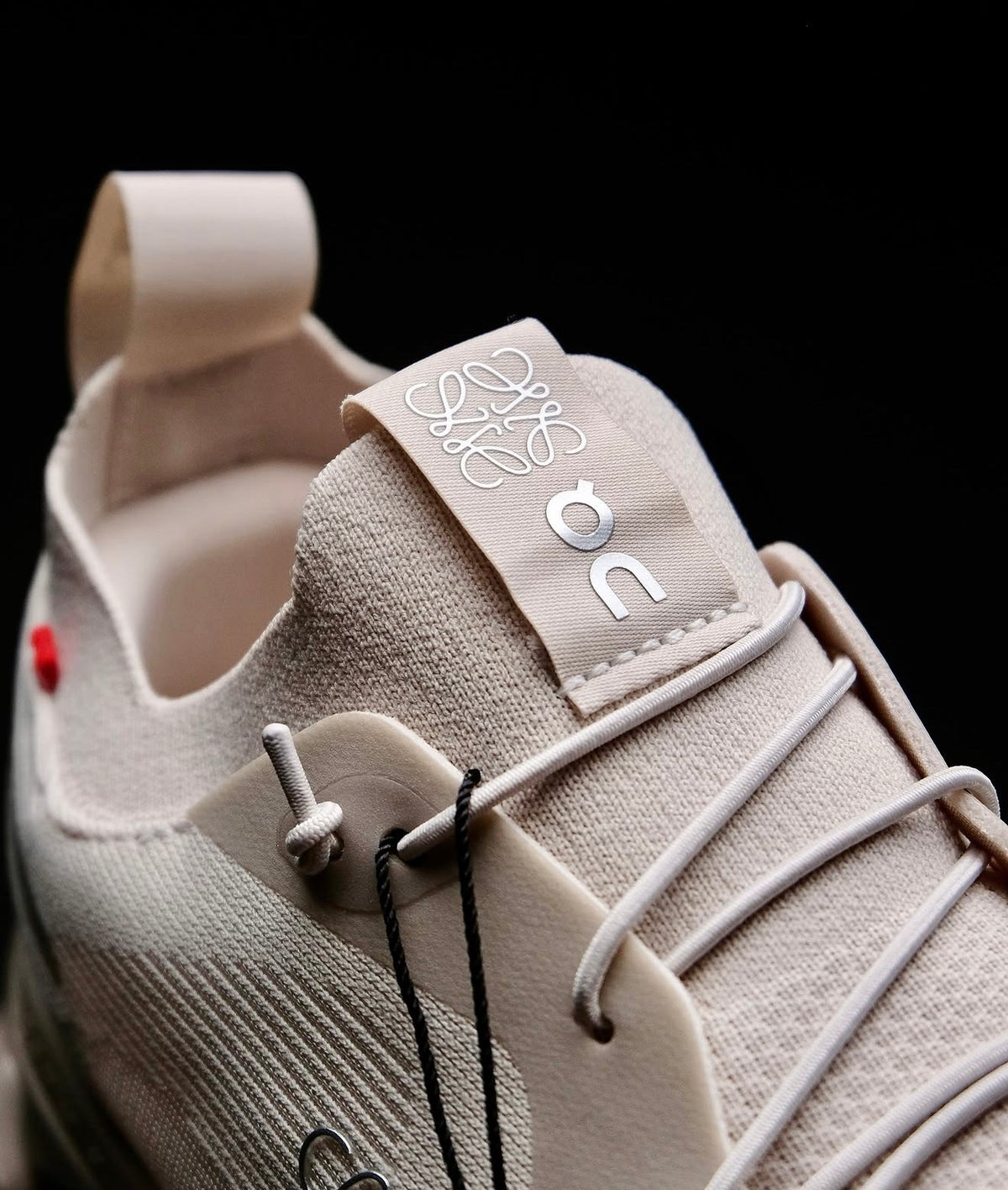 Loewe x OnCloudTilt Sand